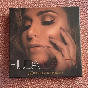 HUDA BEAUTY 3D Highlighter Palette - Rose Gold & Champagne